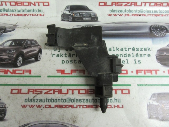 Fiat Stilo jobb oldali klímahűtő tartó