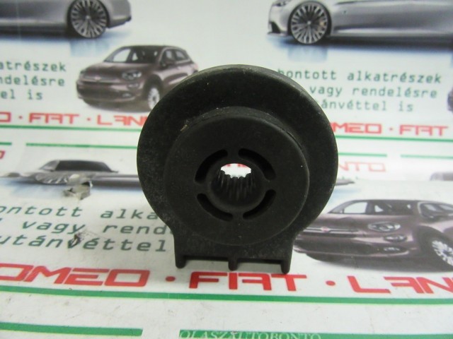 Alfa Romeo 156 8360002 számú hűtőtartó