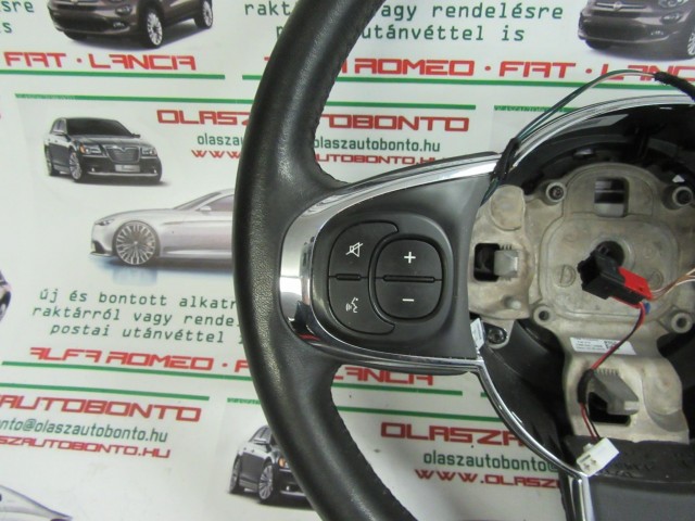 45345 Fiat 500FL  2015- fekete színű, bőr, multikormányos kormánykerék 735633726