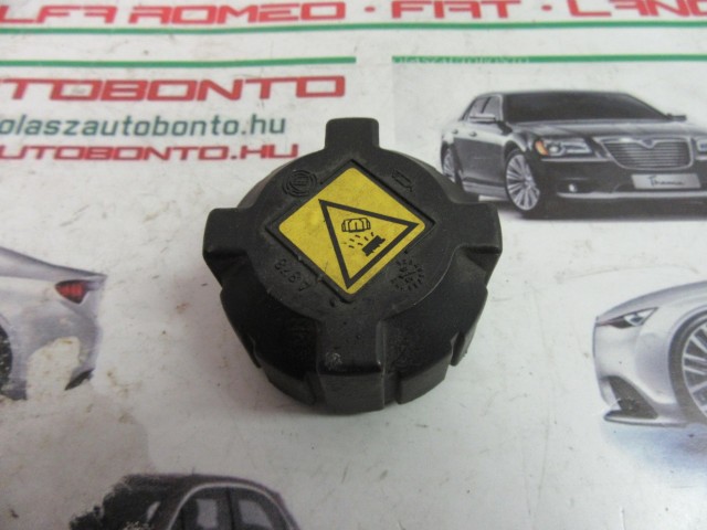 Lancia Thesis kiegyenlítő tartály sapka