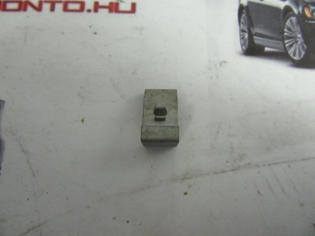 Fiat Freemont első díszrács rögzítő