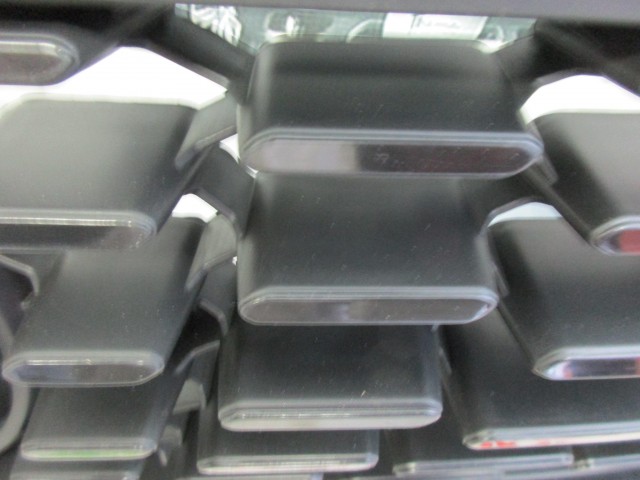 Fiat Tipo 2015- utángyártott új, sima fekete első felső díszrács 735642862