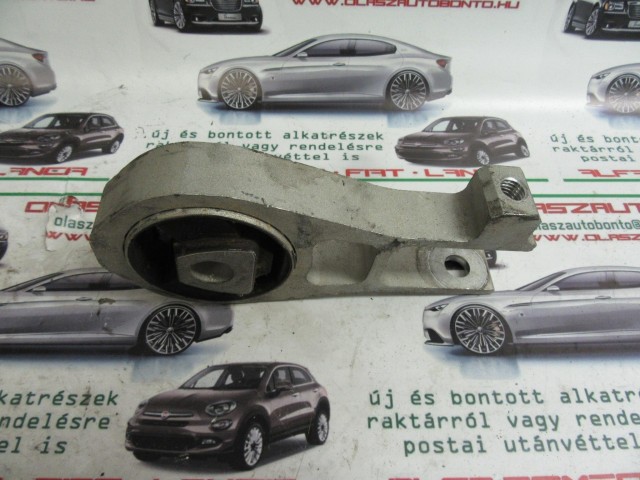 Fiat 500X 52004316 számú tartóbak