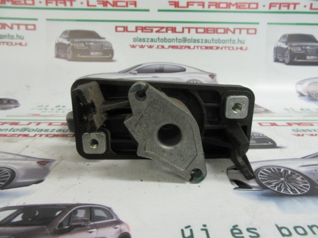 Fiat Fiorino ketté nyíló csomagtér ajtó jobb hátsó belső kilincs
