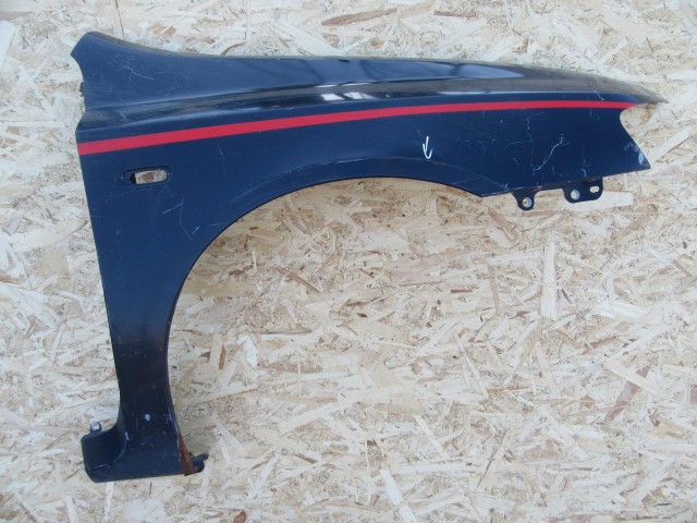 51997 Fiat Stilo 5 ajtós , kék színű, jobb első sárvédő a képen látható sérüléssel 46762218