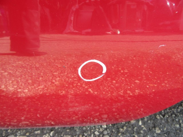 52025 Alfa Romeo Gt piros színű, bal oldali ajtó a képen látható sérüléssel