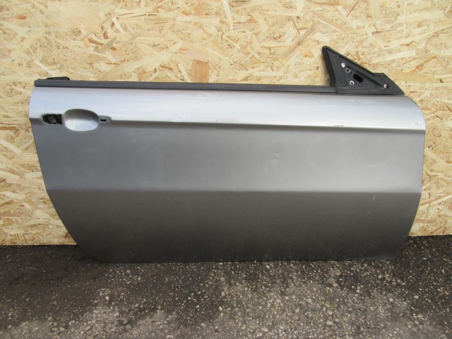 52056 Alfa Romeo Gt szürke színű, jobb oldali ajtó a képen látható sérüléssel