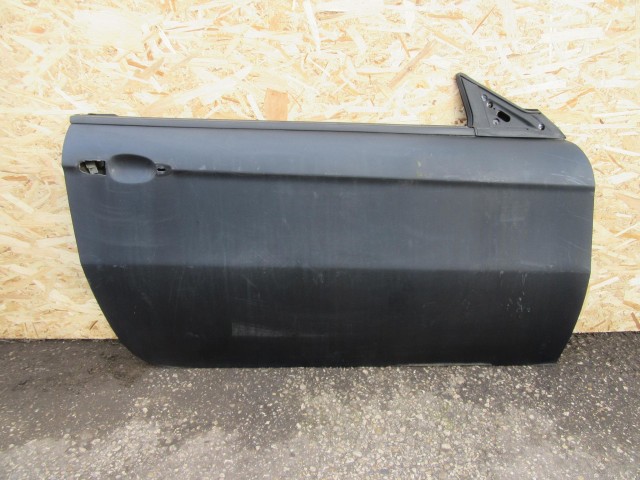 52057 Alfa Romeo Gt matt fekete színű, jobb oldali ajtó 