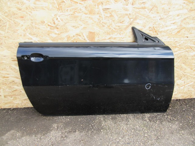 52065 Alfa Romeo Gt fekete színű, jobb oldali ajtó a képen látható sérüléssel