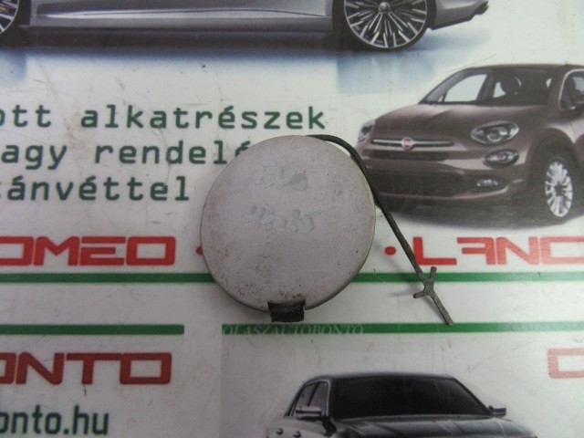 Fiat Punto Evo ezüst színű, hátsó vonószem takaró