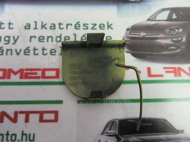 Fiat 500 (2012-2015)  735425628 számú, sárga színű, hátsó vonószem takaró