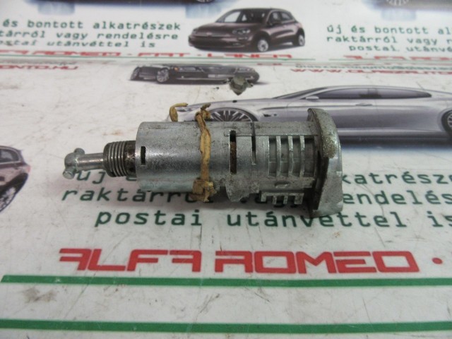 Lancia Delta bal első zárbetét ház