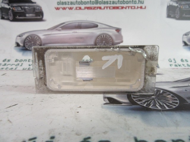 Lancia Voyager rendszámtábla világítás a képen látható sérüléssel