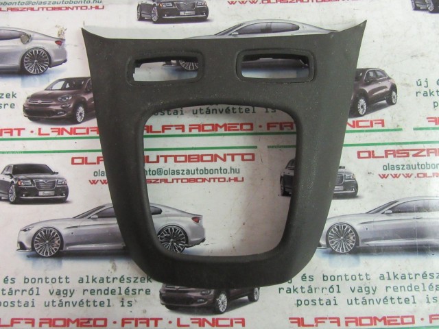 Fiat Idea/Lancia Musa 735324543 számú, váltókulissza körülötti közép konzol