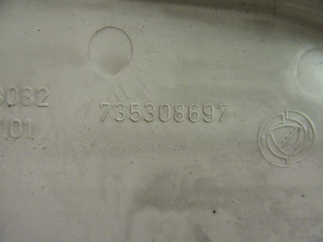 Lancia Ypsilon II. 735308697 számú belső műanyag