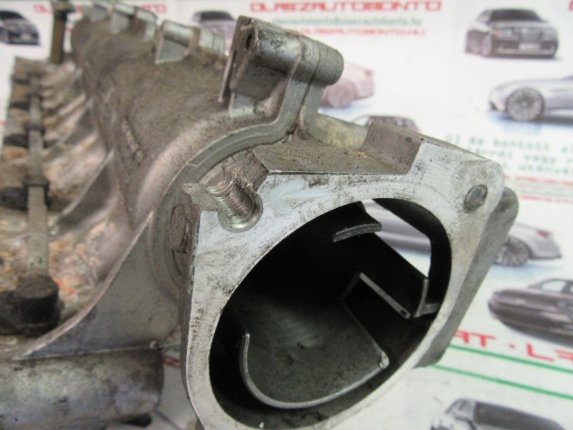 Alfa Romeo 159 2,4 Jtd 20v, 55210198 számú szívócsonk a képen látható sérüléssel