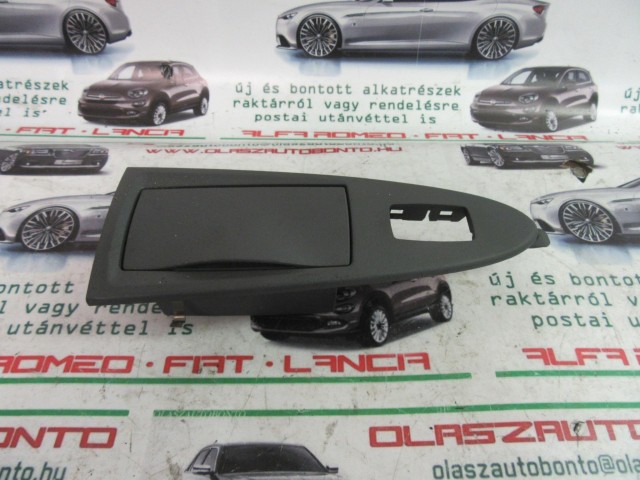 Fiat Croma szürke színű, bal hátsó ablakemelő kapcsoló tartó