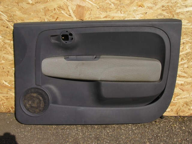 Kárpit53762 Fiat 500 fekete-fehér kockás , szövet, jobb első ajtókárpit 