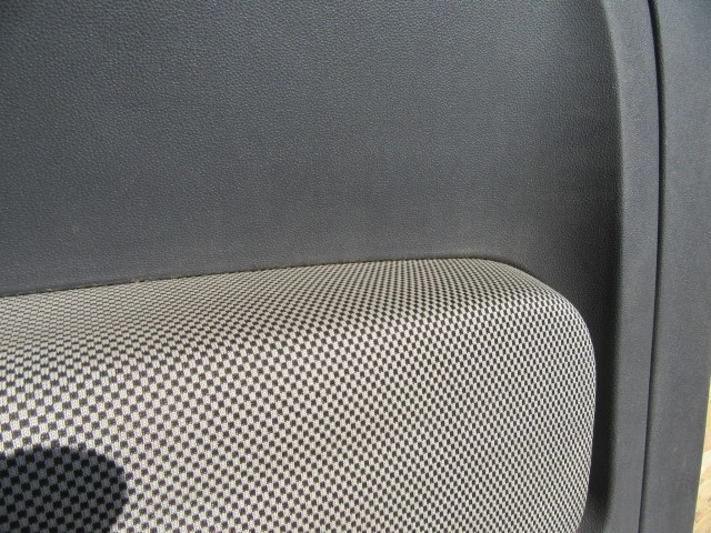 Kárpit53762 Fiat 500 fekete-fehér kockás , szövet, jobb első ajtókárpit 