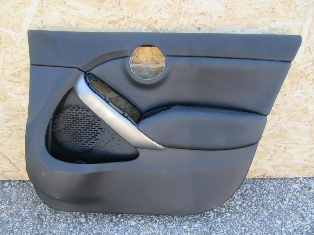 53850 Fiat 500X fekete színű, bőr, jobb első ajtókárpit