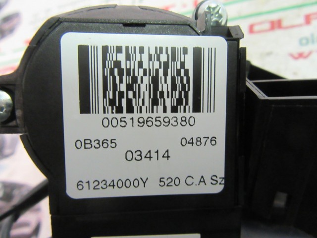 Jeep Renegade 51965938 számú gyújtás kapcsoló ház