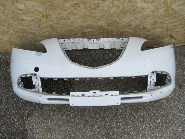 55142 Lancia Ypsilon 2011-2015 első lökhárító, a képen látható javítással