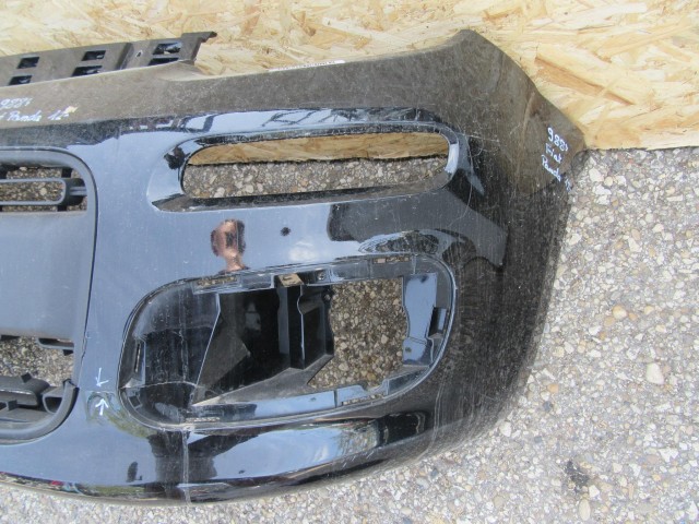 55144 Fiat Panda III. 2012-2024 fekete színű, első lökhárító a képen látható sérüléssel