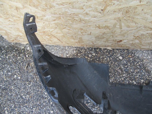 55144 Fiat Panda III. 2012-2024 fekete színű, első lökhárító a képen látható sérüléssel