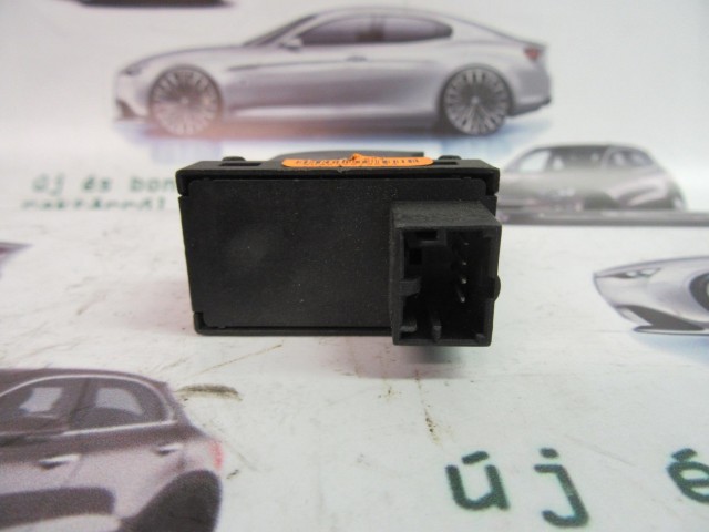 Lancia Delta jobb oldali ablakemelő kapcsoló