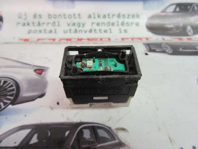 Fiat Ducato bal első ablakemelő kapcsoló talp