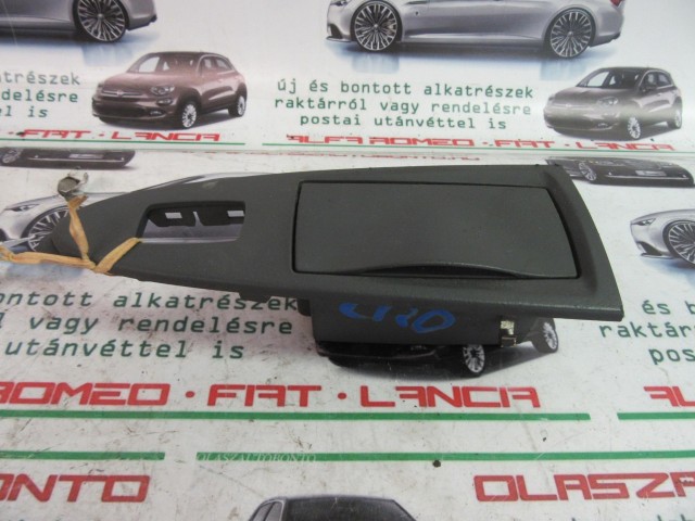 Fiat Croma szürke színű, jobb első, ablakemelő kapcsoló tartó