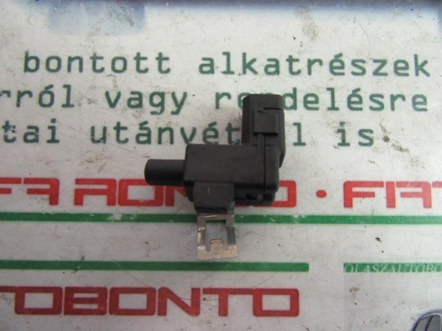 Alfa Romeo Giulietta 46803209 számú kézifék mikrokapcsoló