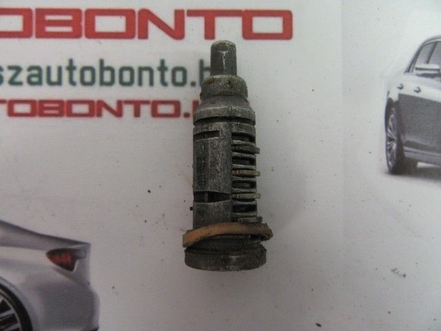 Fiat Stilo 5 ajtós, csomagtérajtó zárbetét