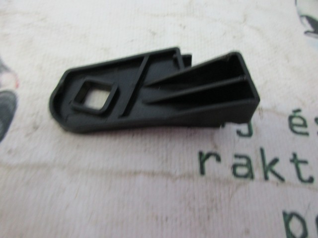 Fiat Doblo III. 2009-2015 utángyártott új, bal oldali fényszóró javító fül készlet 51877428