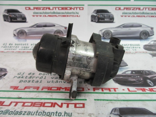 Alfa Romeo 147 468499661 számú ködlámpa a képen látható sérüléssel