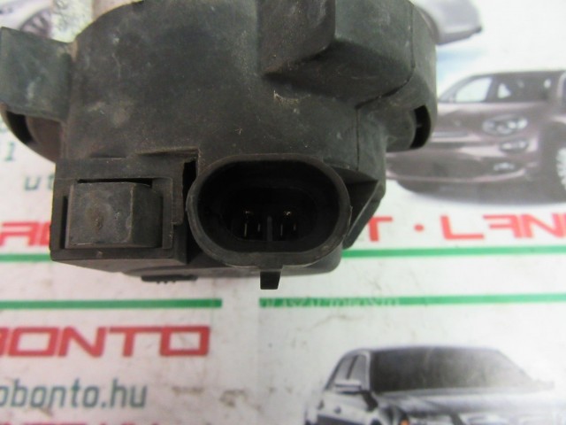 Alfa Romeo 147 468499661 számú ködlámpa a képen látható sérüléssel