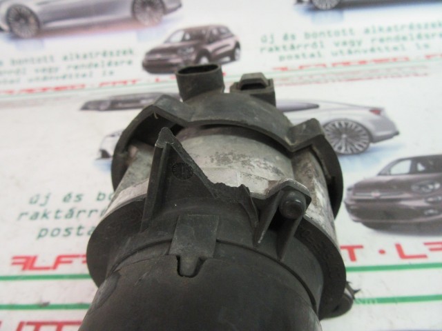 Alfa Romeo 147 468499661 számú ködlámpa a képen látható sérüléssel