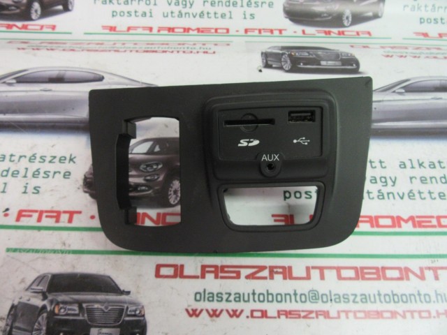 Alfa Romeo Giulietta Aux, Usb, Sd csatlakozó 156102168