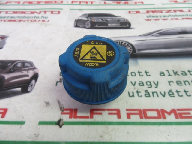 Alfa Romeo Giulietta kiegyenlítő tartály sapka