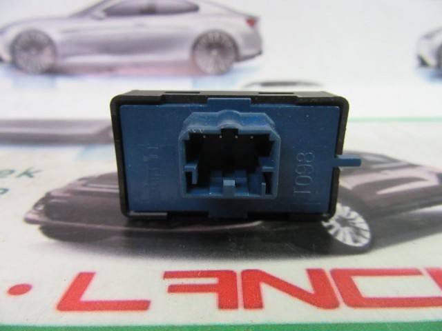 Fiat Doblo IV. ablakemelő kapcsoló 735652272