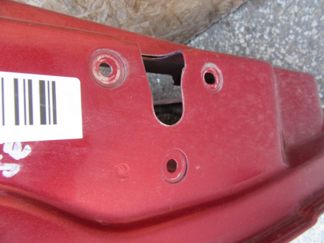 61696 Fiat Stilo 3 ajtós, bordó színű bal ajtó, a képen látható sérüléssel 