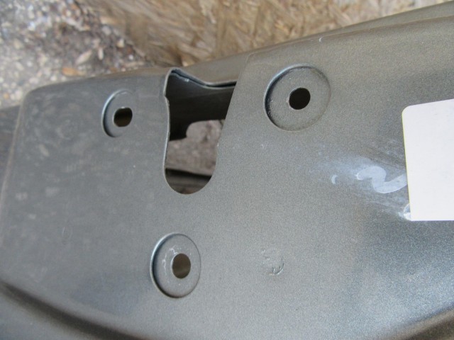 61705 Fiat Stilo 3 ajtós, szürke színű jobb oldali ajtó. a képen látható sérüléssel 