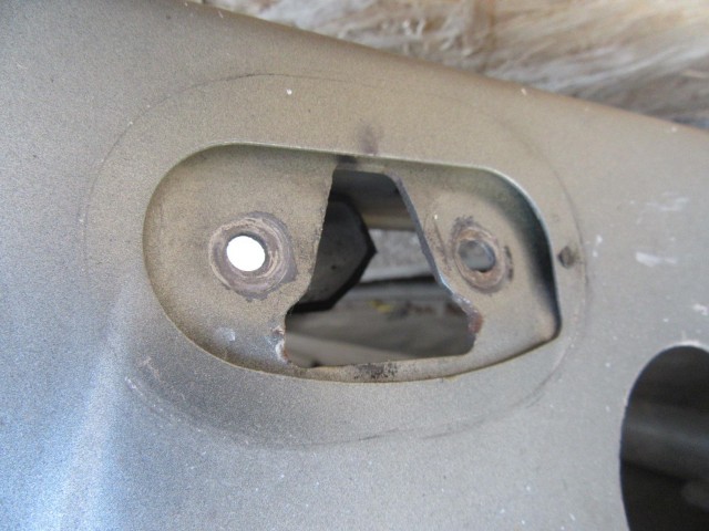 61705 Fiat Stilo 3 ajtós, szürke színű jobb oldali ajtó. a képen látható sérüléssel 