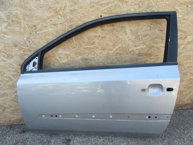 61706 Fiat Stilo 3 ajtós, ezüst színű bal oldali ajtó