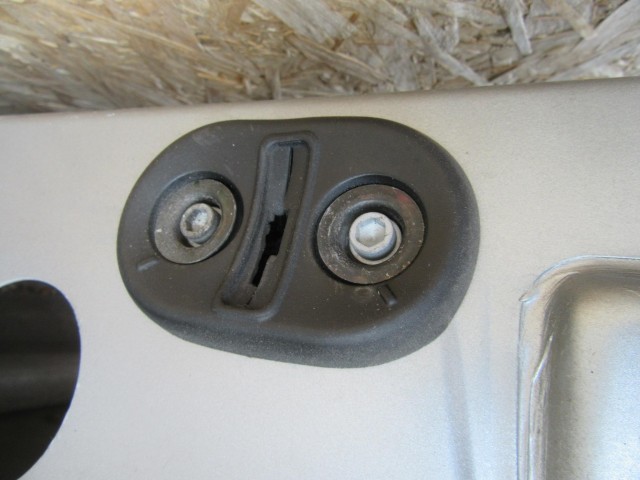 61706 Fiat Stilo 3 ajtós, ezüst színű bal oldali ajtó