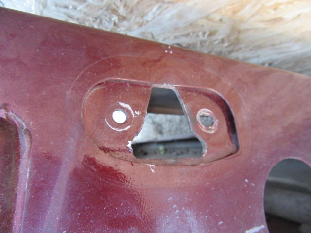 61708 Fiat Stilo 3 ajtós, barna színű jobb oldali ajtó. a képen látható sérüléssel