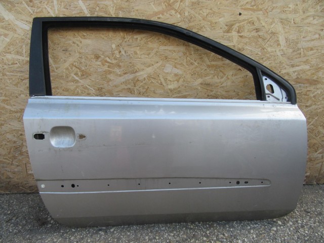 61870 Fiat Stilo 3 ajtós, ezüst színű jobb oldali ajtó