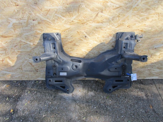 Alfa Romeo Giulietta xenon fényszórós első segédalváz bölcső 50520090