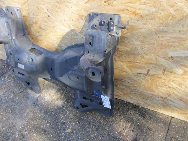 Alfa Romeo Giulietta xenon fényszórós első segédalváz bölcső 50520090