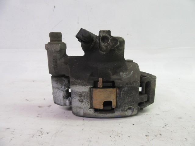 Fiat 500 1,2 benzin jobb első féknyereg 